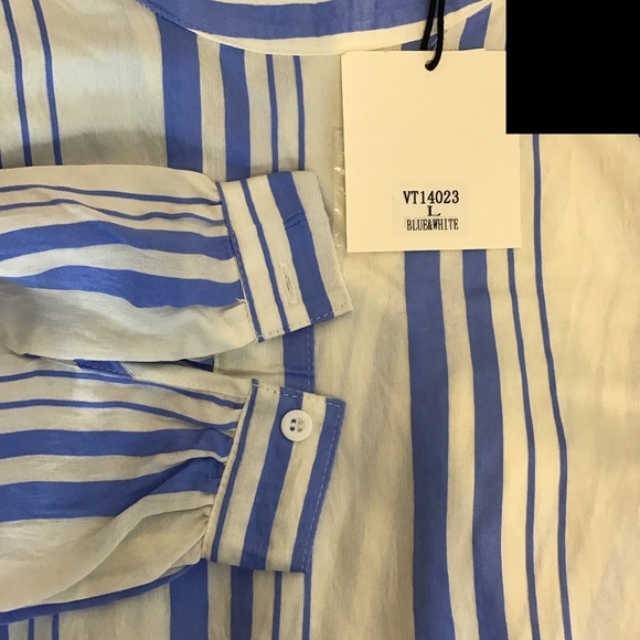 Very J Blue/white striped bell sleeve top L NWT - Picture 6 of 6